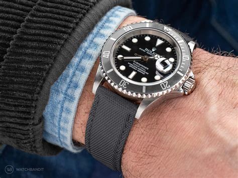 rolex submariner cinturino strano|rolex submariner black tie.